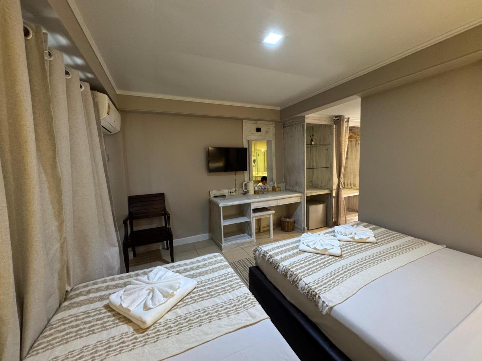 The Taksim Patong Beach Hotel Exteriör bild