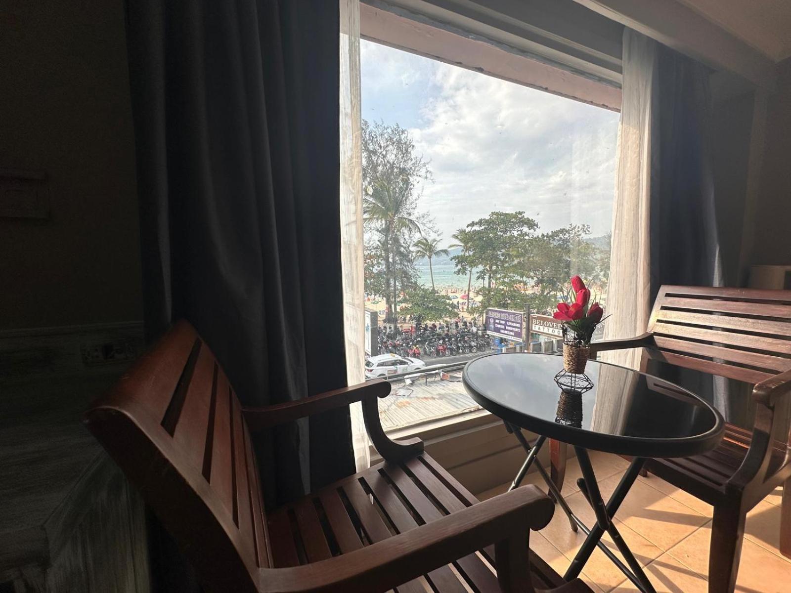 The Taksim Patong Beach Hotel Exteriör bild