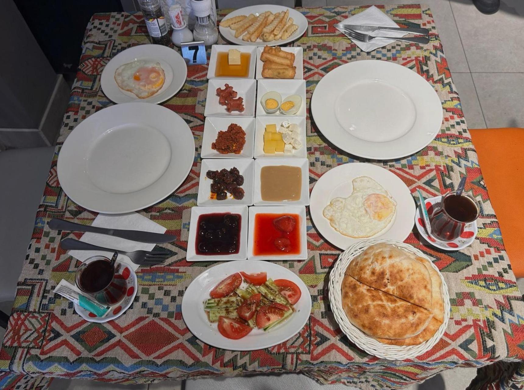 The Taksim Patong Beach Hotel Exteriör bild